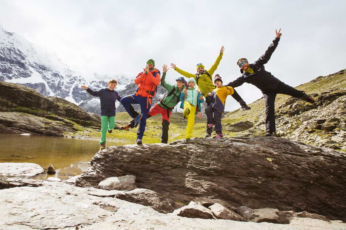 Alpensafari – Mit Kindern? Leicht! Die drei Patchwork-Daddys Andreas, Marc und Sebastian mit ihren Kids Moritz, Luca, Marie und Leni
